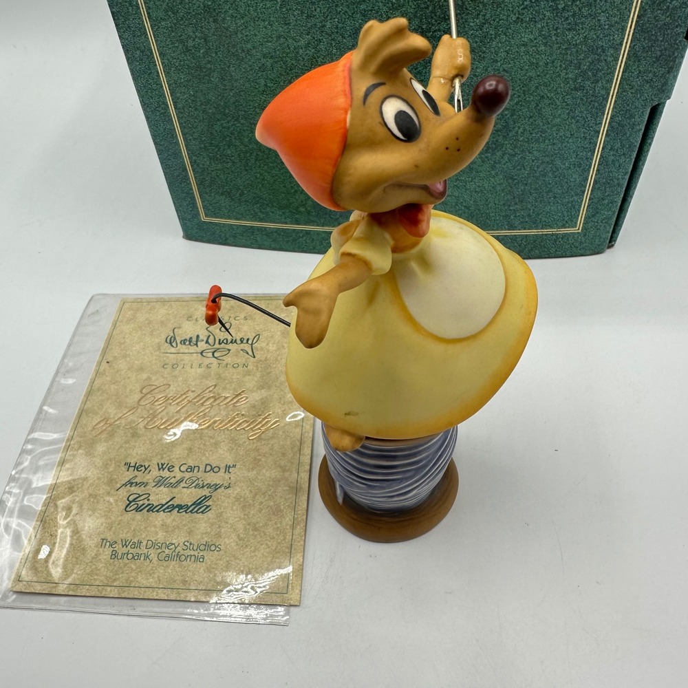WDCC Disney Cinderella Hey We Can Do It Needle Mouse Figurine COA Box - Picture 7 of 10
